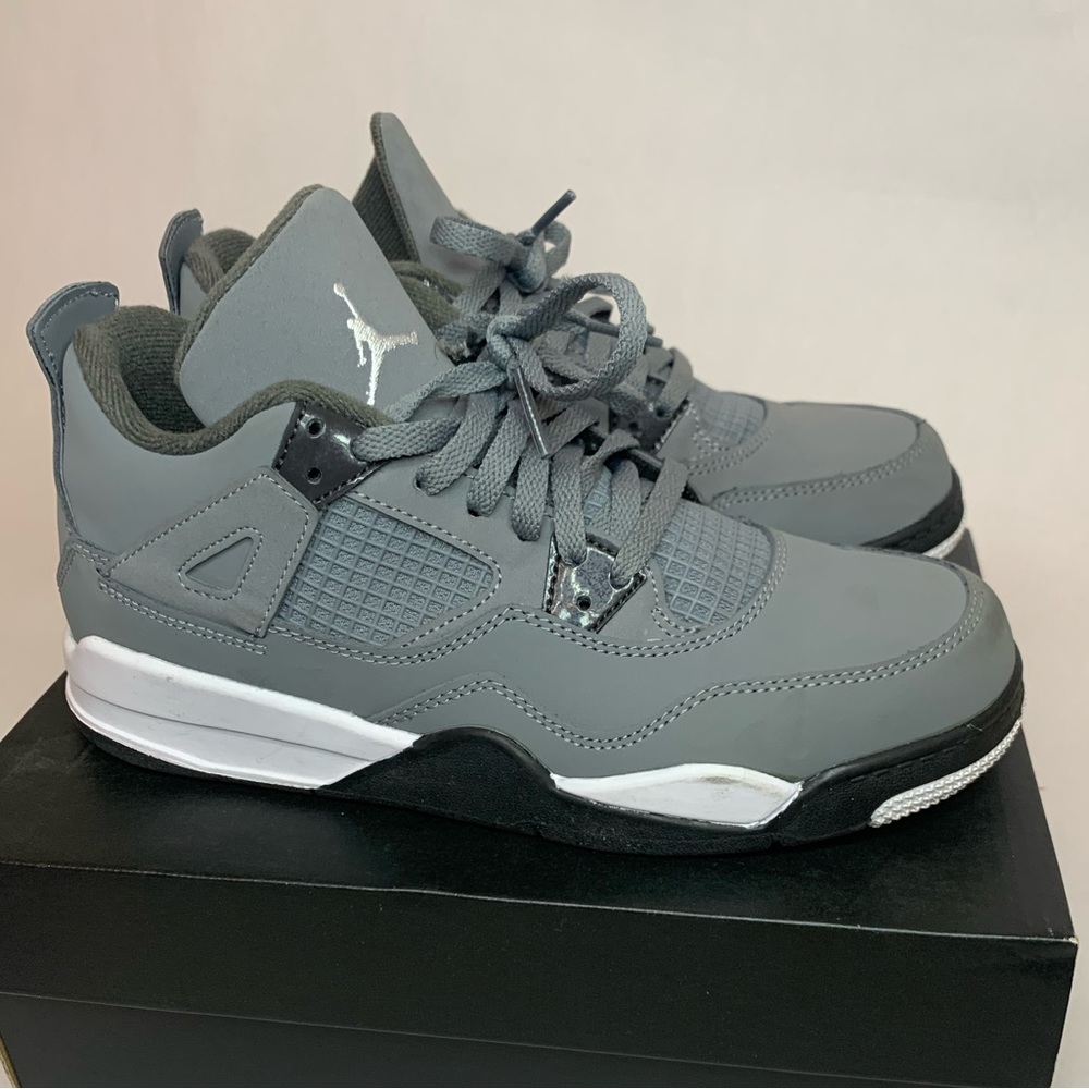Air Jordan 4